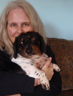 Chrystle-Fiedler-and-Wallander-her-Detective-Dachshund-11