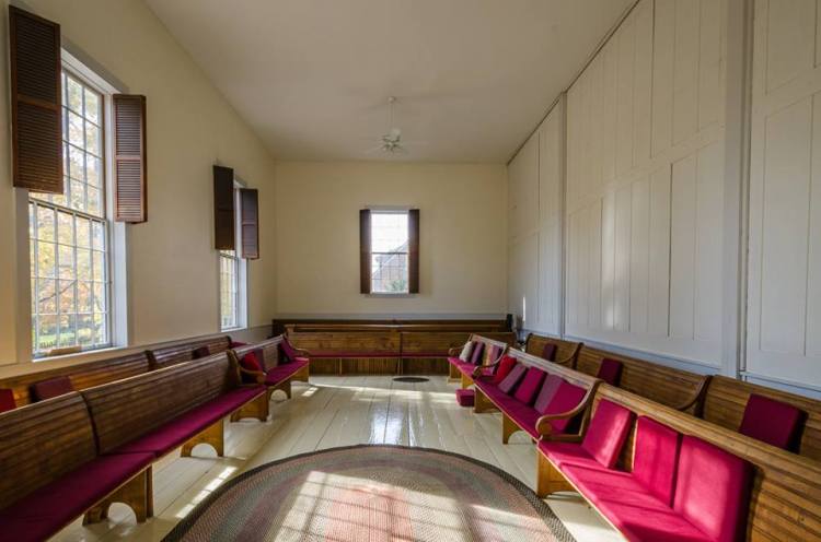 MeetinghouseinsideFramingtheLight